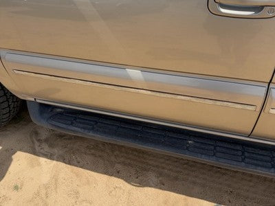 00-06 Suburban Driver Left Front Moulding From Door Oem Trim Strip Pewter 11U