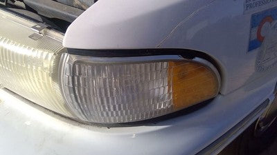 91-96 Chevy Caprice Driver Left Front Turn Signal Light Lamp Oem Fender Mounted