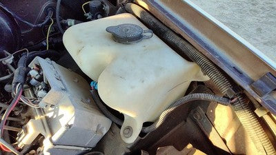 1994 Chevy Suburban Windshield Washer Fluid Reservoir With Pump Oem Wiper Tank