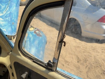 65-77 Super Beetle Passenger Right Front Vent Window Small Door Glass With Frame