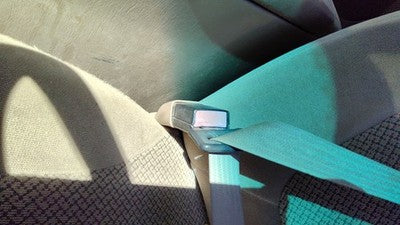 2001-2002 Ford Expedition Driver Left Front Seat Belt Buckle Receiver Oem Tan Fh