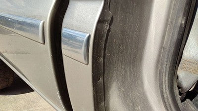 2002 Sierra 2500 Hd Passenger Right Rear Moulding On Cab Corner Oem