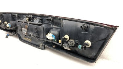 1997-1999 Buick Century Center Tail Light Middle Brake Lamp Oem 05978553