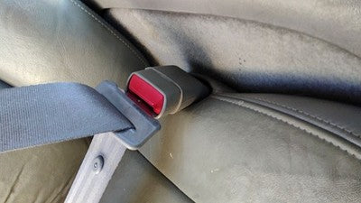 98-01 Olds Bravada Passenger Right Front Seat Belt Buckle Receiver Pewter 922
