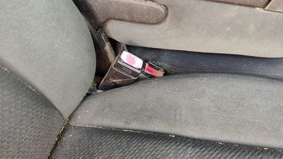 07-14 Silverado 2500 Passenger Right Front Seat Belt Buckle Receiver Ebony 19D
