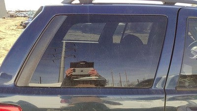 99-04 Jeep Grand Cherokee Passenger Right Rear Quarter Glass Back Side Window