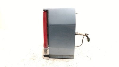 1988-1991 Chrysler New Yorker Passenger Right Tail Light Brake Lamp Rear chipped