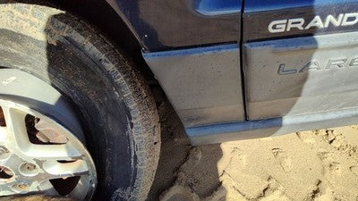 2003-2004 Jeep Grand Cherokee Driver Left Moulding From Fender Oem Trim Strip
