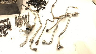 03 Ford F250 6.0L Powerstroke Fuel Injector Lines Glow Plugs Misc Engine Bolts