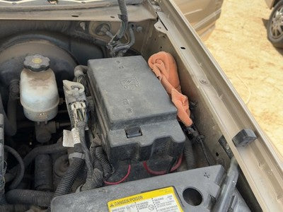 2004-2005 Buick Rainier Engine Fuse Box Power Distribution Panel Oem 4.2L