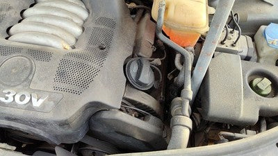 1998-2005 Vw Passat Driver Left Valve Cover Oem 2.8L 78103471R