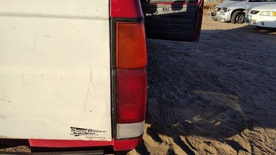 1986-1997 Nissan Hardbody Passenger Right Tail Light Brake Lamp Oem Rear