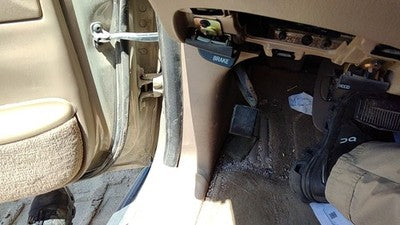 1998 Lincoln Navigator Driver Left Lower Kick Trim Panel Oem Tan Kx