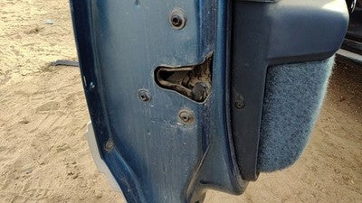 1989 Olds Cutlass Calais Driver Left Front Door Latch With Rods/Cables 2 Door