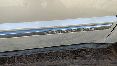 05-10 Grand Cherokee Passenger Right Front Moulding From Door Oem Trim Strip