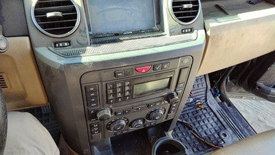 2005-2006 Land Rover Lr3 Trim Bezel Around Radio Surround Dash Panel Oem