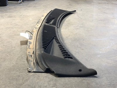 02 Ford F250 Super Duty Windshield Wiper Cowl Vent Trim Panel Grille Powerstroke