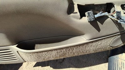1995-99 Gmc Yukon Driver Left Front Inside Door Trim Panel Only Oem Tan 522