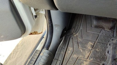 2005 Jeep Liberty Driver Left Lower Kick Trim Panel Oem Gray D5
