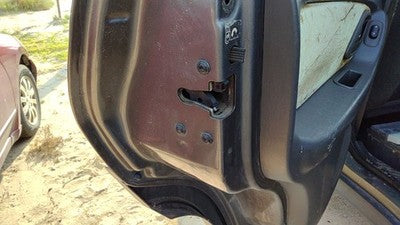 2001-2005 Mazda Tribute Driver Left Rear Door Latch With Rods/cables Oem Back