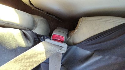 01-02 Suburban Passenger Right Front Seat Belt Buckle Receiver 922 Light Gray