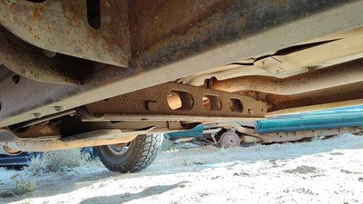 2004 Silverado 1500 Torsion Bar Crossmember Mount Bracket Oem 5.3L