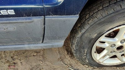 2003-2004 Jeep Grand Cherokee Passenger Right Moulding From Fender Trim Strip