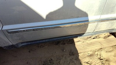 05-10 Jeep Grand Cherokee Driver Left Front Moulding From Door Oem Trim Strip