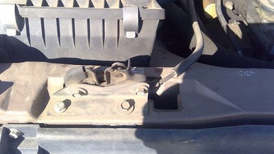 1995-2005 Chevy Astro Hood Latch Assembly With Bracket Oem 15027159