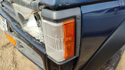 90-95 Nissan Pathfinder Driver Left Front Turn Signal Light Lamp Fender Mounted