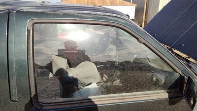 1987-1995 Nissan Pathfinder Passenger Right Front Side Window Door Glass Oem