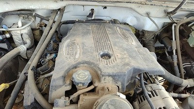 2002 Silverado 2500 Hd Engine Cover Top Plastic Shield Oem 8.1L