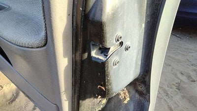 1996-2002 Saturn Sl1 Passenger Right Front Door Latch With Rods/Cables Oem