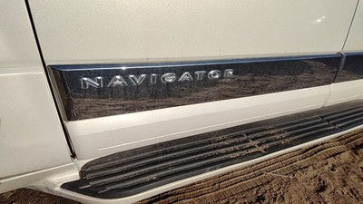 08 Navigator Driver Left Front Moulding From Door Trim Strip Pv White Chocolate