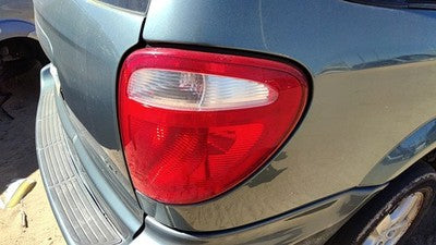 2004-2007 Dodge Caravan Passenger Right Tail Light Brake Lamp Oem Rear