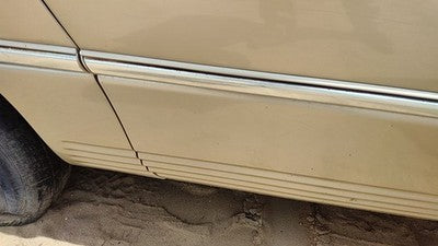 00 Town & Country Passenger Right Rear Moulding From Door Back Trim Strip Gold