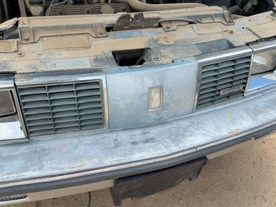 1986 Olds 88 Front Grille Assembly Oem Blue 25528288