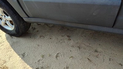 2005-2006 Mazda Tribute Driver Left Lower Rocker Panel Moulding Side Skirt Oem
