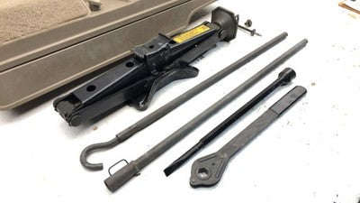 95-00 Chevy Silverado 2500 Complete Jack Tool Set Kit Tray Housing Extended Cab