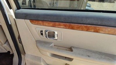 07-08 Grand Vitara Xl-7 Passenger Door Trim Panel With Switches Back Tan