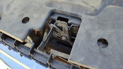 2007-2009 Chevy Silverado 2500 Hood Latch Assembly With Bracket Oem