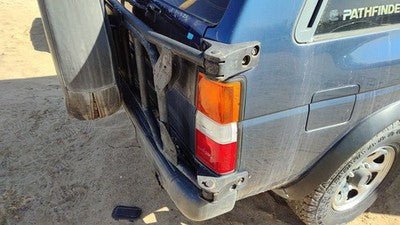 1995 Nissan Pathfinder Rear Corner Mounted Spare Tire Carrier Oem Back