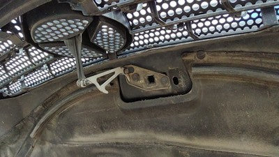 1998-1999 Mercedes Ml320 Hood Latch Assembly With Bracket Oem 1636200316