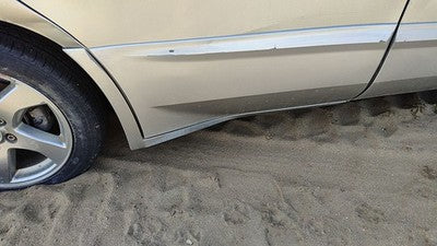 00-05 Bonneville Passenger Right Rear Lower Rocker Panel Moulding Side Skirt