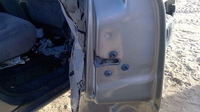 2000-2006 Chevy Tahoe Passenger Right Rear Door Latch With Rods/cables Oem Back