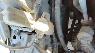 2004-2007 Dodge Caravan Windshield Washer Fluid Reservoir With Pump Wiper Tank