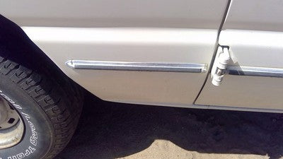 1993 Ford Van E150 Passenger Right Rear Moulding On Quarter Panel Oem