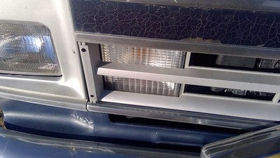 1989 Chevy G20 Van Passenger Right Front Turn Signal Light Lamp Grille Mounted