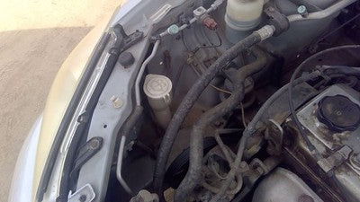 2002-2006 Mitsubishi Lancer Windshield Washer Fluid Reservoir With Pump Oem