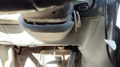 05-07 Caravan Lower Dash Under Column Knee Bolster Trim Panel D5 Slate Gray
